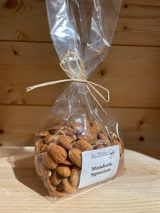 Shelled Almonds